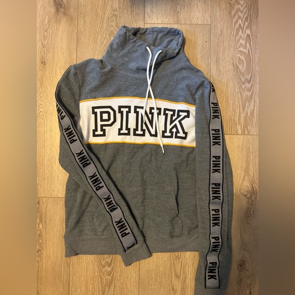 Cute Pink sweatshirt - Picture 1 of 1